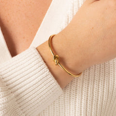 ✨ Stainless Steel Knot Bangle ✨
